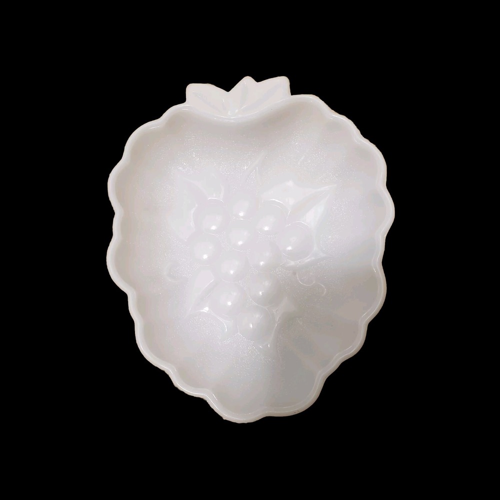 Vintage‎ White Milk Glass Grape Pattern Candy Dish 7" x 5.5" Shallow Berry Bowl
